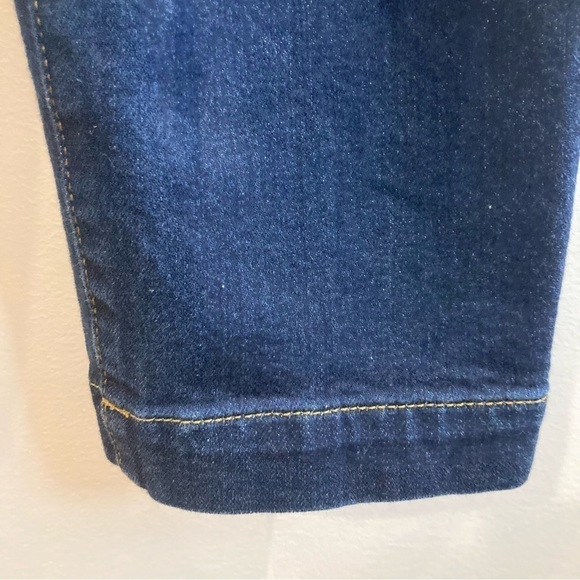 Boden High-Waisted Button-Up Jeans with Belt - Picture 16 of 16